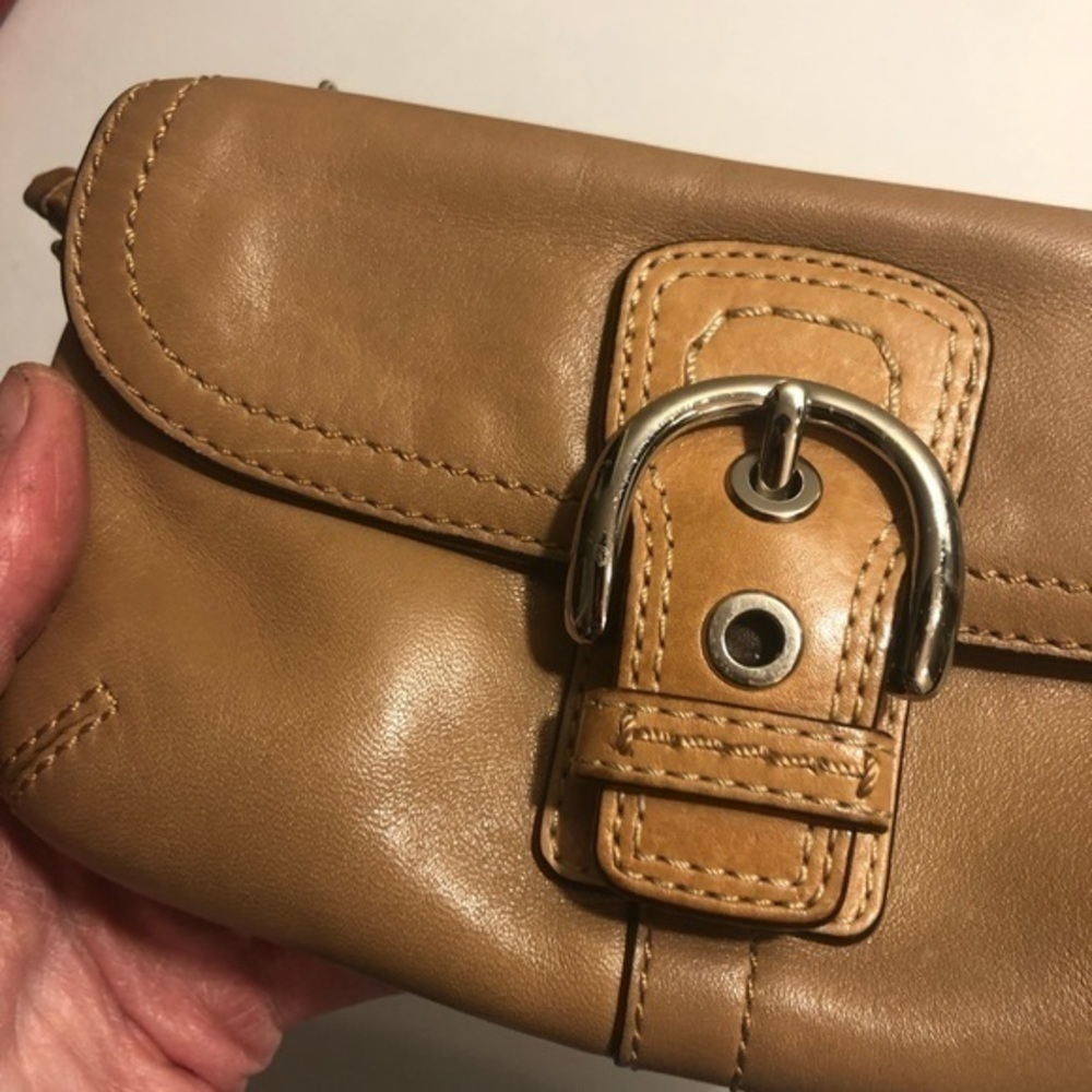 Coach soho tan light brown wristlet vintage y2k - Picture 6 of 12